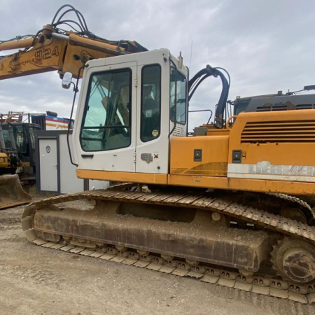 LIEBHERR - R924 HDSL - Crawler excavator - CABIN