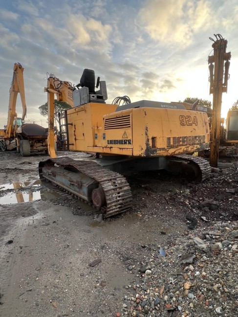 LIEBHERR - R924C EW - Pelle sur chenilles