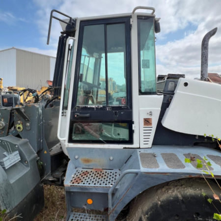 LIEBHERR - L514 - Pelle à pneus - cabine