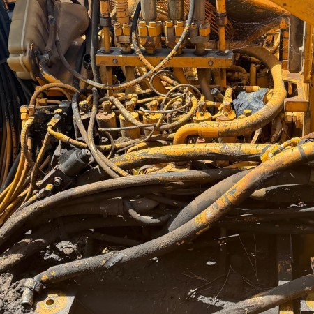 LIEBHERR - R900B - Pelle sur chenilles