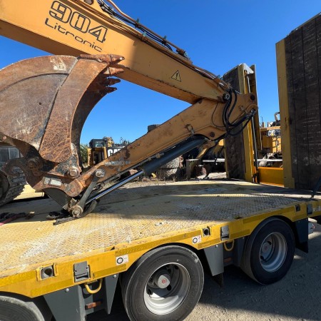LIEBHERR - R904 - Pelle sur chenilles - verin de godet 
