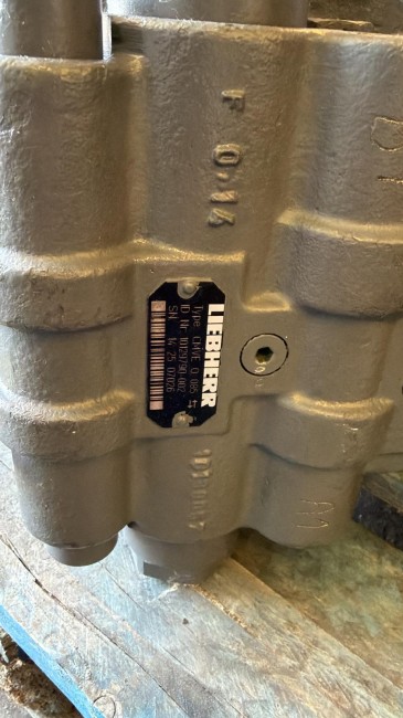 LIEBHERR - R920 - Chargeur sur chenille