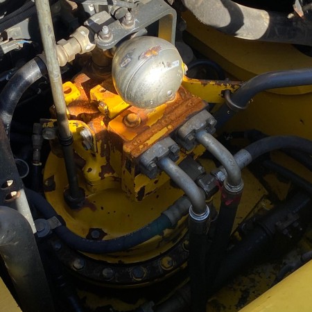 KOMATSU - PC228USLC3E0 - Crawler excavator - swing gear motor