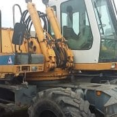 LIEBHERR - A914 - Pelle à pneus