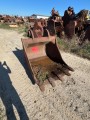 AUTRES MARQUES -  - Pelle sur chenilles