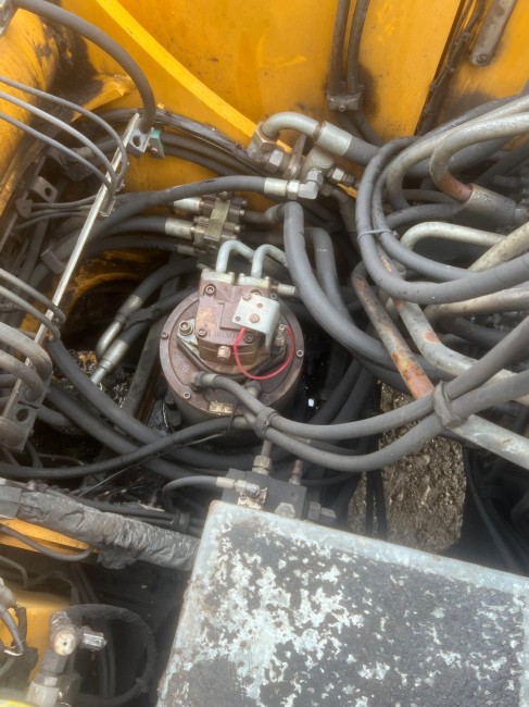 LIEBHERR - LH40C - Pelle sur chenilles