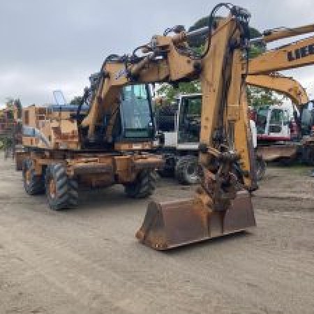 CASE - 588P - Tire excavator