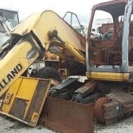 NEW HOLLAND - E135SR - Pelle sur chenilles
