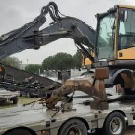 VOLVO - EW140C - Pelle à pneus