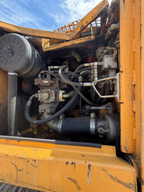 LIEBHERR - R900B - Pelle sur chenilles