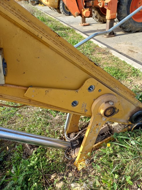 CATERPILLAR - M315 - Pelle à pneus