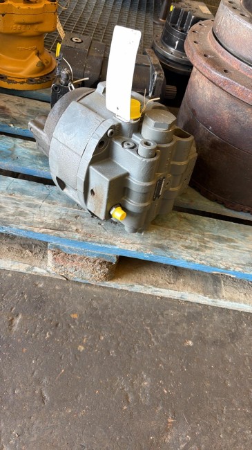 LIEBHERR - R920 - Chargeur sur chenille