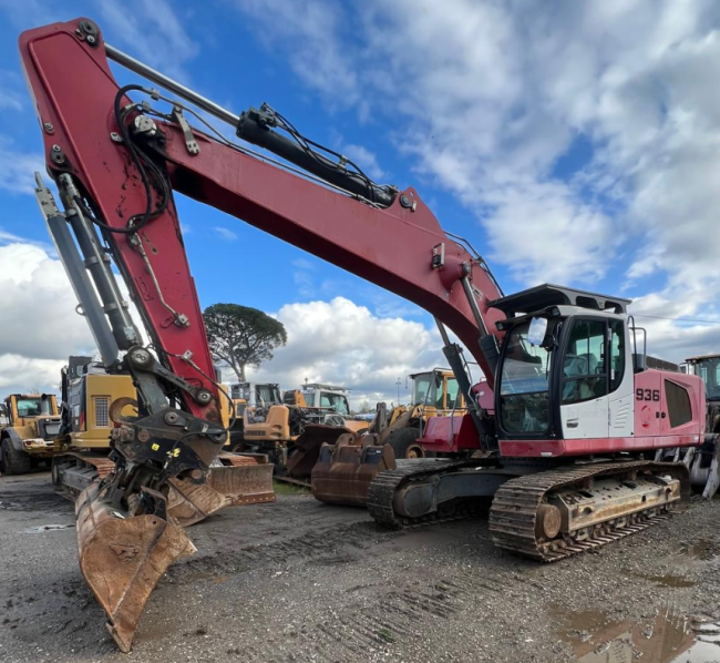 LIEBHERR - R936 - Pelle sur chenilles