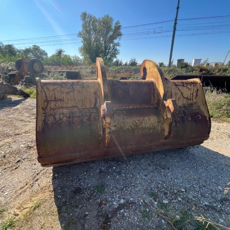 CATERPILLAR - 374 - Crawler excavator