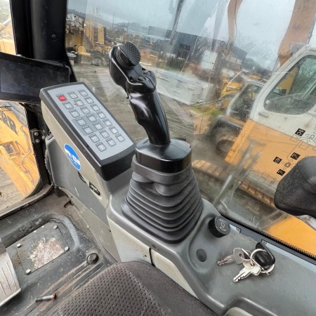 LIEBHERR - LH40C - Pelle sur chenilles