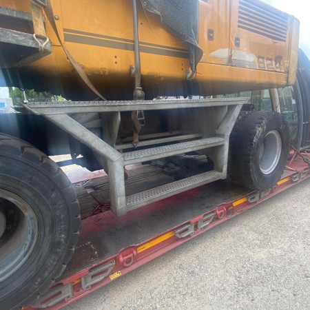 LIEBHERR - A924C-HD - Pelle à pneus  Marche pieds