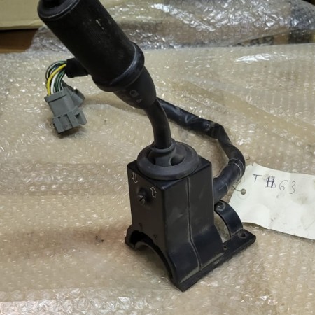 CATERPILLAR - TH63 - Telescopique - jOYSTICK
