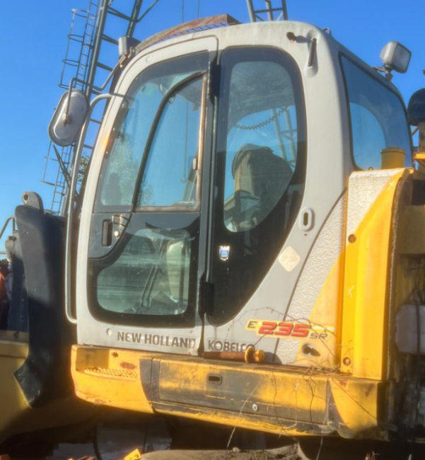 NEW HOLLAND - E235SR - Pelle sur chenilles