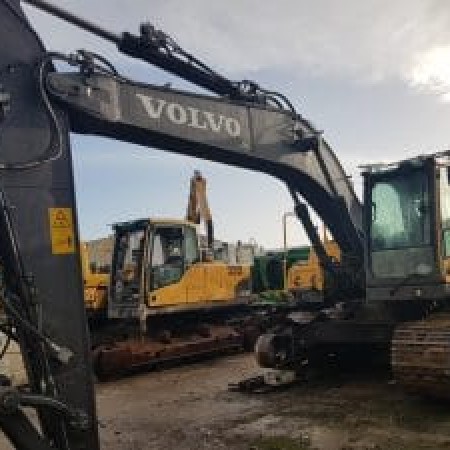VOLVO - EC220D - Pelle sur chenilles