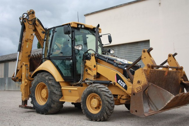 CATERPILLAR - 432E - Tractopelle