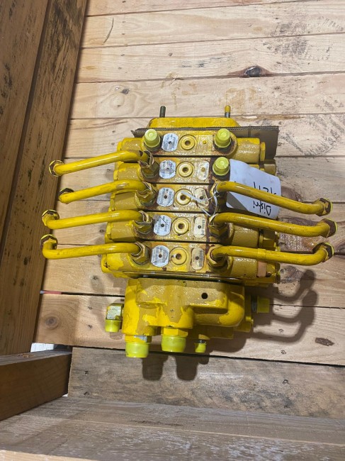 CATERPILLAR - 12M - Niveleuse - Distributeur