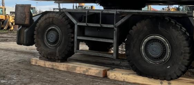 LIEBHERR - LH60M - Pelle à pneus