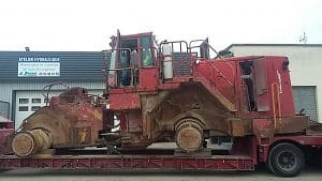 CATERPILLAR - 836G - Compactador