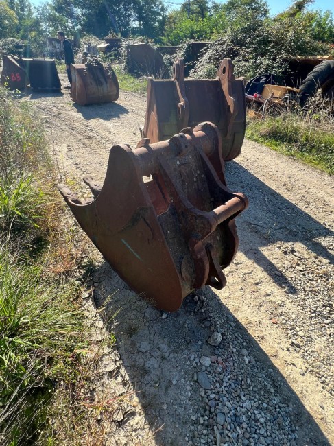 AUTRES MARQUES -  - Pelle sur chenilles