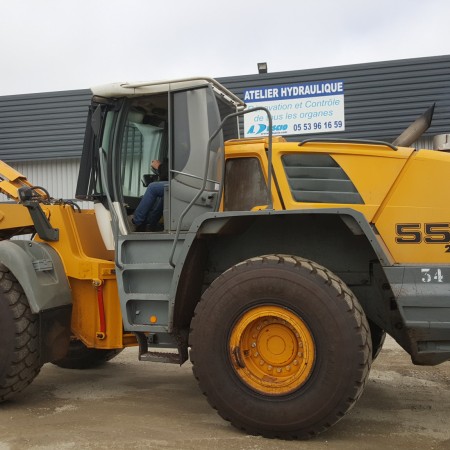 LIEBHERR - L550 - Chargeur à pneus