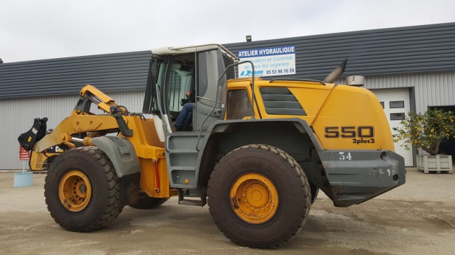 LIEBHERR - L550 - Chargeur à pneus