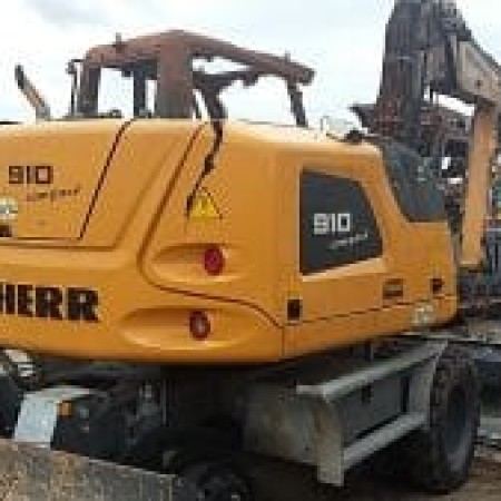 LIEBHERR - A910 COMPACT - Pelle à pneus