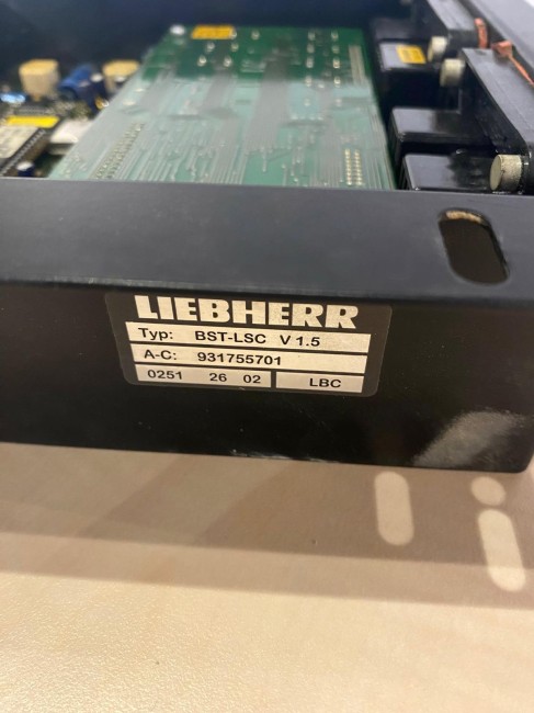 LIEBHERR - A312 - Pelle à pneus