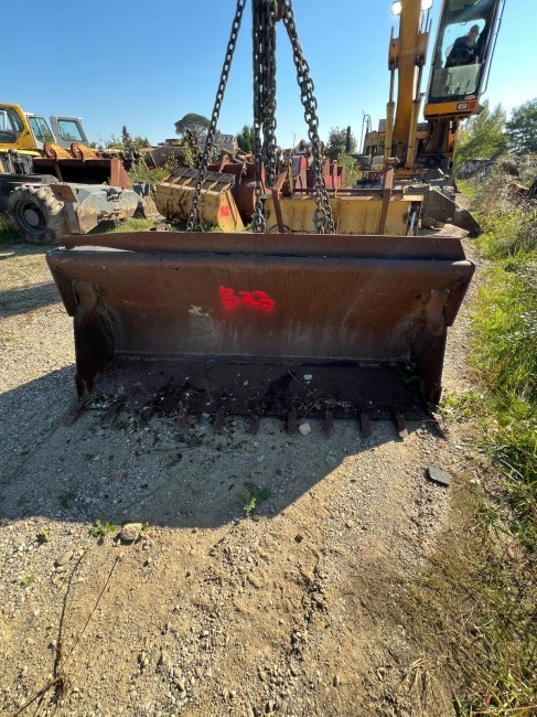 CATERPILLAR - 438D - Tractopelle