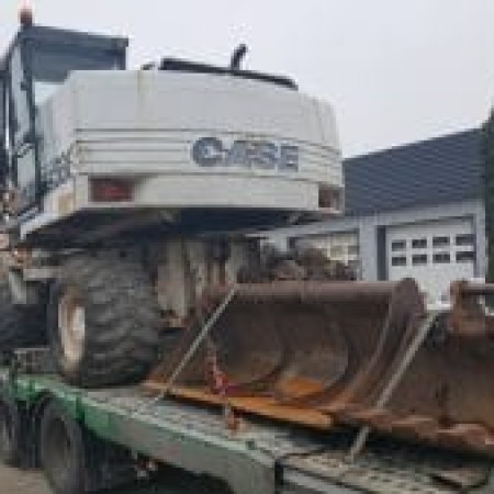 CASE - 588P - Tire excavator