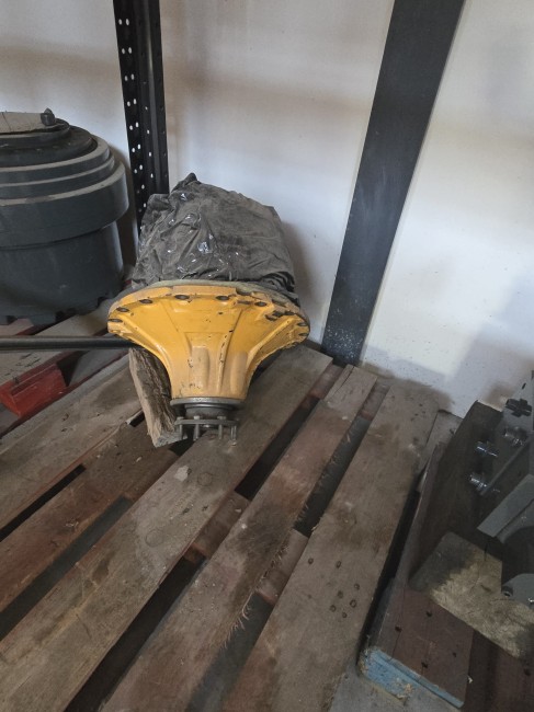 LIEBHERR - L550 - Chargeur à pneus - Nez de pont