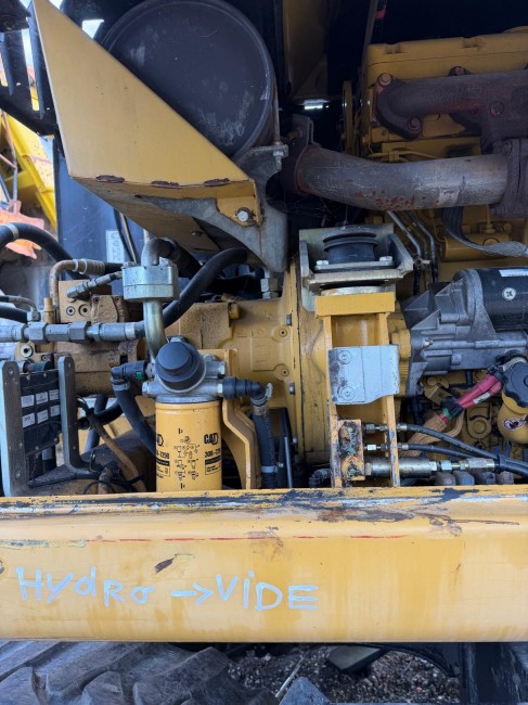 CATERPILLAR - M313D - Pelle à pneus