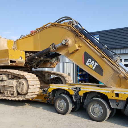 CATERPILLAR - 390D - Pelle sur chenilles