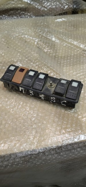 CATERPILLAR - M313C - Pelle à pneus - Pupitre de commande
