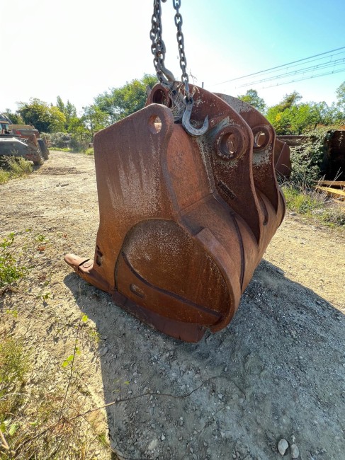 AUTRES MARQUES -  - Pelle sur chenilles