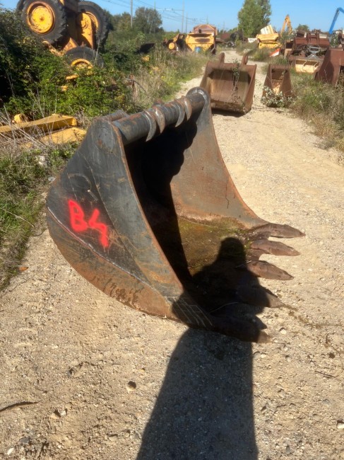 AUTRES MARQUES -  - Pelle sur chenilles